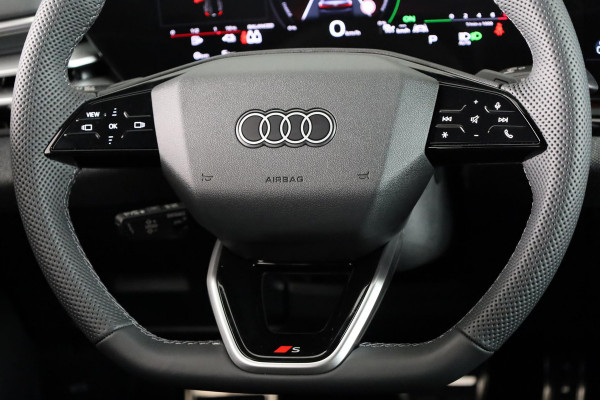 Audi A5 2.0 e-hybrid quattro S edition omgevingscamera's, adaptive cruise control, led achterlichten, privacy glass, optiek pakket zwart plus