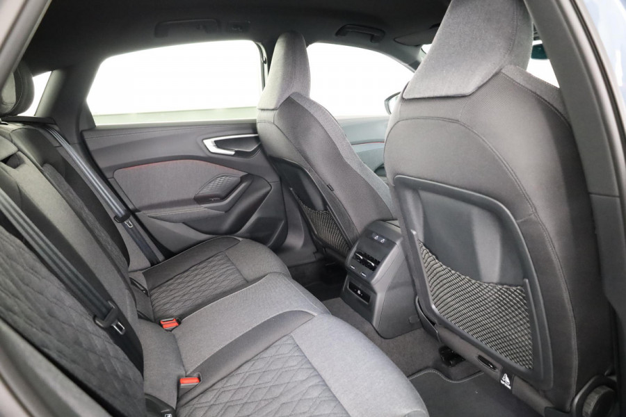 Audi A5 2.0 e-hybrid quattro S edition omgevingscamera's, adaptive cruise control, led achterlichten, privacy glass, optiek pakket zwart plus