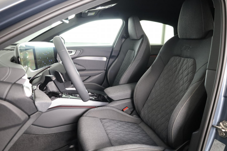 Audi A5 2.0 e-hybrid quattro S edition omgevingscamera's, adaptive cruise control, led achterlichten, privacy glass, optiek pakket zwart plus