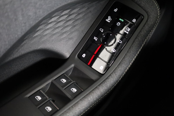 Audi A5 2.0 e-hybrid quattro S edition omgevingscamera's, adaptive cruise control, led achterlichten, privacy glass, optiek pakket zwart plus