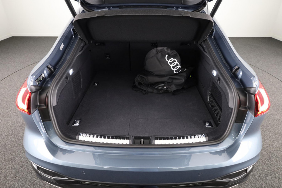 Audi A5 2.0 e-hybrid quattro S edition omgevingscamera's, adaptive cruise control, led achterlichten, privacy glass, optiek pakket zwart plus