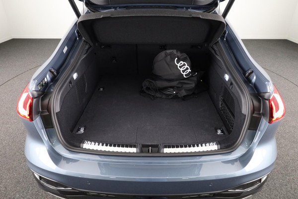 Audi A5 2.0 e-hybrid quattro S edition omgevingscamera's, adaptive cruise control, led achterlichten, privacy glass, optiek pakket zwart plus