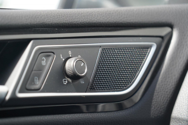 Volkswagen Golf Sportsvan 1.4 TSI Highline / Navi / Park Pilot / Bluetooth / Led / Vol opties / 87dkm!