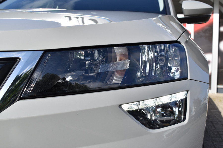 Škoda Karoq 1.5 TSI ACT Ambition Business / Trekhaak / PDC v+a / Carplay / Navigatie