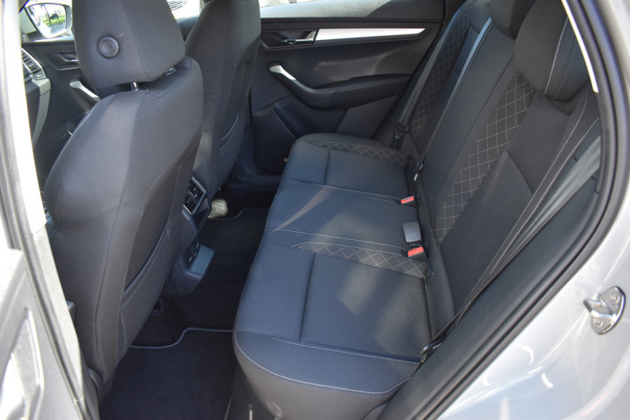 Škoda Karoq 1.5 TSI ACT Ambition Business / Trekhaak / PDC v+a / Carplay / Navigatie