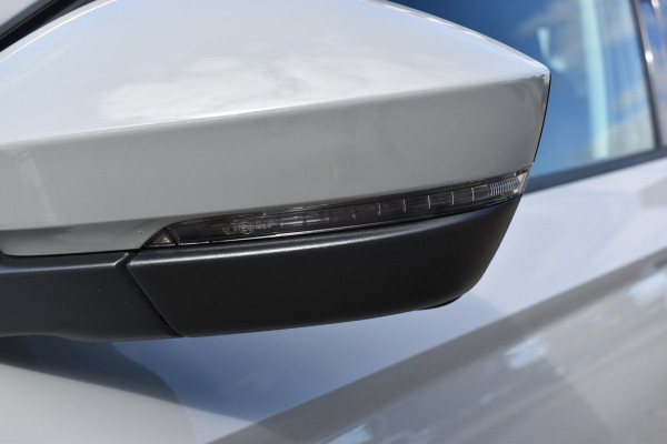 Škoda Karoq 1.5 TSI ACT Ambition Business / Trekhaak / PDC v+a / Carplay / Navigatie