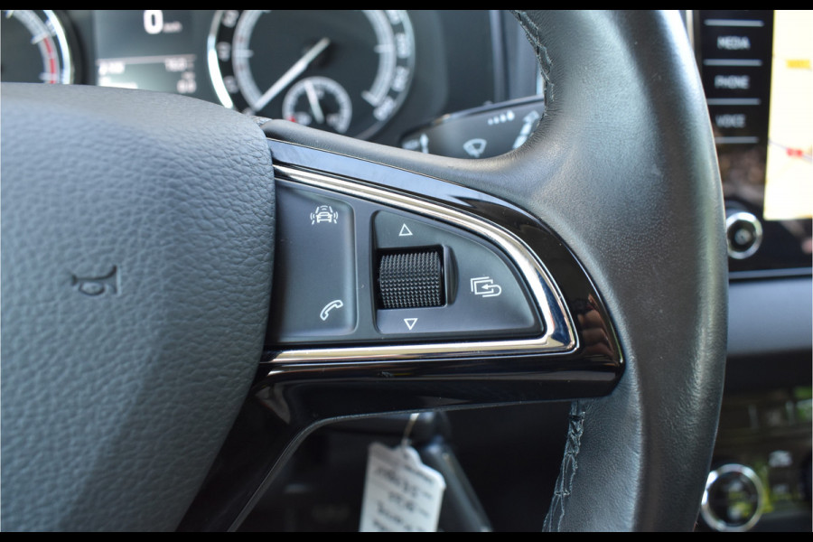 Škoda Karoq 1.5 TSI ACT Ambition Business / Trekhaak / PDC v+a / Carplay / Navigatie