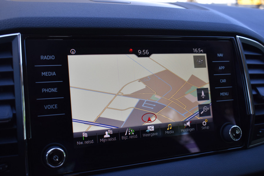 Škoda Karoq 1.5 TSI ACT Ambition Business / Trekhaak / PDC v+a / Carplay / Navigatie