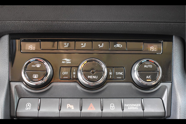 Škoda Karoq 1.5 TSI ACT Ambition Business / Trekhaak / PDC v+a / Carplay / Navigatie