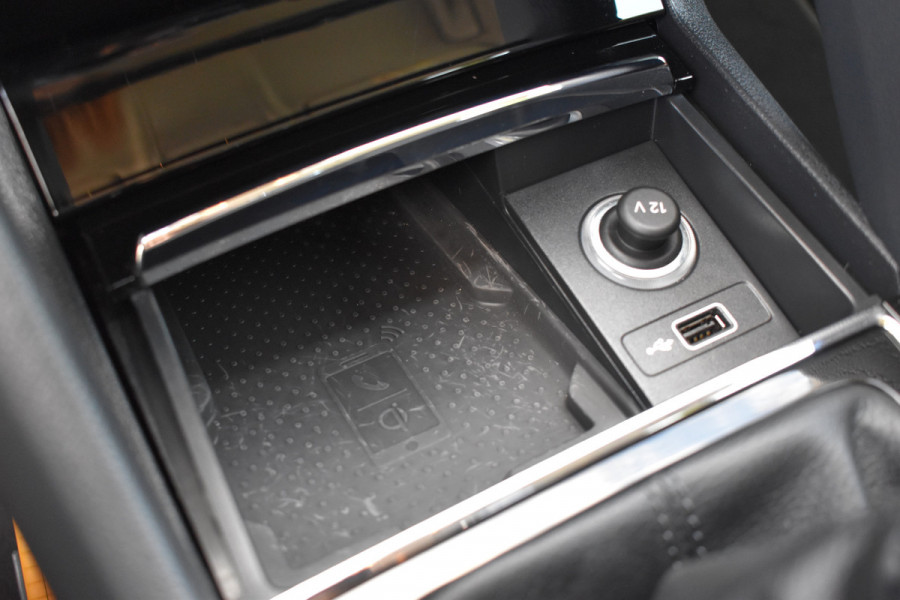 Škoda Karoq 1.5 TSI ACT Ambition Business / Trekhaak / PDC v+a / Carplay / Navigatie