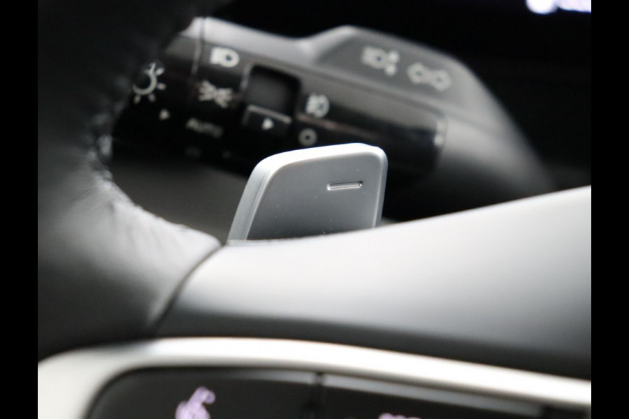 Kia Sportage 1.6 T-GDi MHEV DynamicPlusLine Apple Carplay/Android Auto - Elektrisch bedienbare voorstoelen - Elektrisch glazen panorama-dak - Navigatie - Fabrieksgarantie tot 02-2032