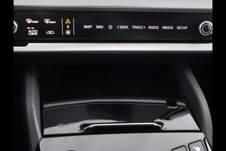 Kia Sportage 1.6 T-GDi MHEV DynamicPlusLine Apple Carplay/Android Auto - Elektrisch bedienbare voorstoelen - Elektrisch glazen panorama-dak - Navigatie - Fabrieksgarantie tot 02-2032