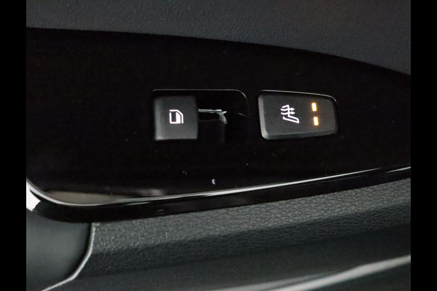 Kia Sportage 1.6 T-GDi MHEV DynamicPlusLine Apple Carplay/Android Auto - Elektrisch bedienbare voorstoelen - Elektrisch glazen panorama-dak - Navigatie - Fabrieksgarantie tot 02-2032