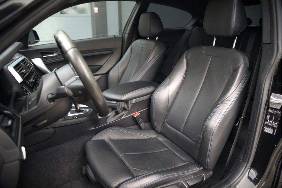 BMW 1-serie 118i High Executive M Sport | Stoelverwarming | Navigatie | Cruise Control | Keyless | LCI2 | Parkeersensoren | DAB | Shadow Line | M Sport Remmen | HIFI | LED