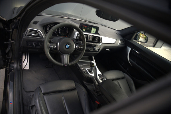 BMW 1-serie 118i High Executive M Sport | Stoelverwarming | Navigatie | Cruise Control | Keyless | LCI2 | Parkeersensoren | DAB | Shadow Line | M Sport Remmen | HIFI | LED