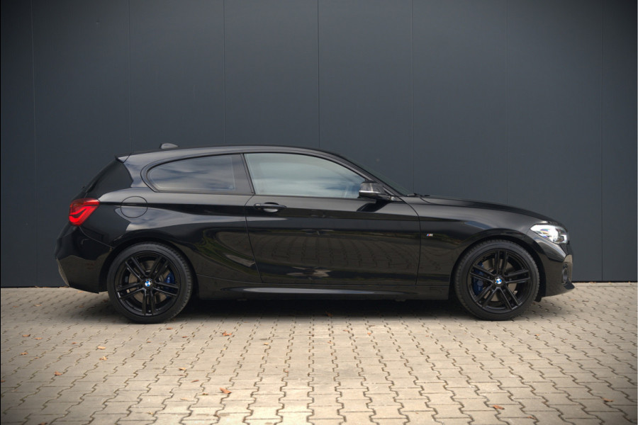 BMW 1-serie 118i High Executive M Sport | Stoelverwarming | Navigatie | Cruise Control | Keyless | LCI2 | Parkeersensoren | DAB | Shadow Line | M Sport Remmen | HIFI | LED