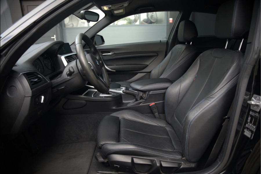 BMW 1-serie 118i High Executive M Sport | Stoelverwarming | Navigatie | Cruise Control | Keyless | LCI2 | Parkeersensoren | DAB | Shadow Line | M Sport Remmen | HIFI | LED