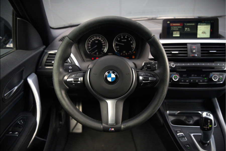 BMW 1-serie 118i High Executive M Sport | Stoelverwarming | Navigatie | Cruise Control | Keyless | LCI2 | Parkeersensoren | DAB | Shadow Line | M Sport Remmen | HIFI | LED