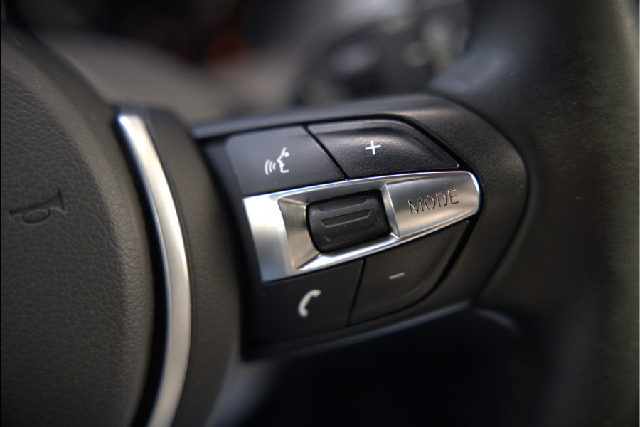 BMW 1-serie 118i High Executive M Sport | Stoelverwarming | Navigatie | Cruise Control | Keyless | LCI2 | Parkeersensoren | DAB | Shadow Line | M Sport Remmen | HIFI | LED