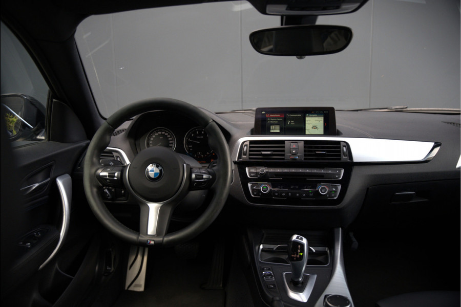 BMW 1-serie 118i High Executive M Sport | Stoelverwarming | Navigatie | Cruise Control | Keyless | LCI2 | Parkeersensoren | DAB | Shadow Line | M Sport Remmen | HIFI | LED