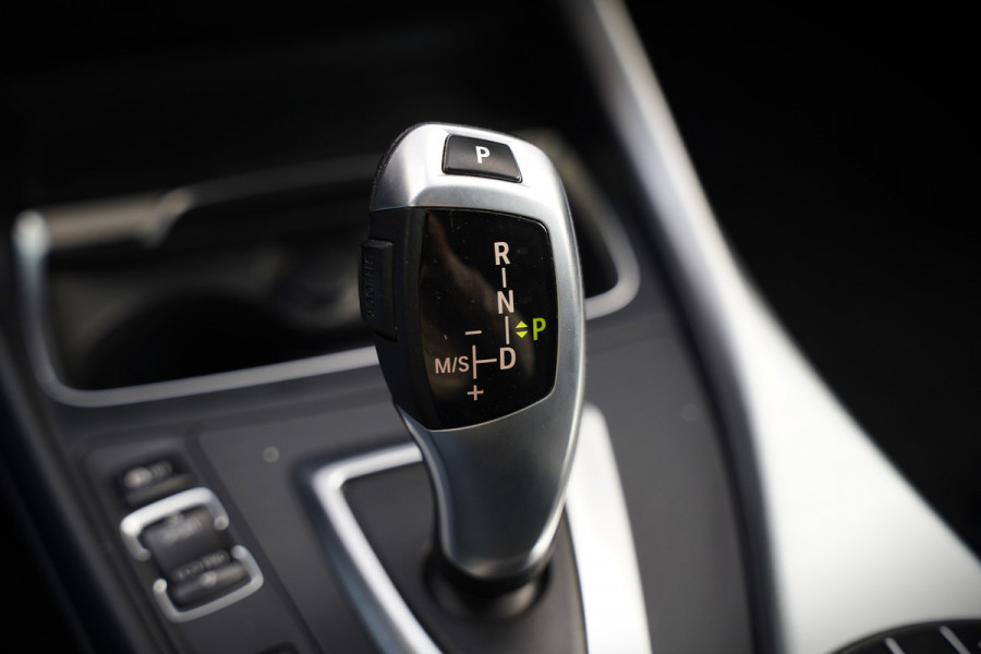 BMW 1-serie 118i High Executive M Sport | Stoelverwarming | Navigatie | Cruise Control | Keyless | LCI2 | Parkeersensoren | DAB | Shadow Line | M Sport Remmen | HIFI | LED