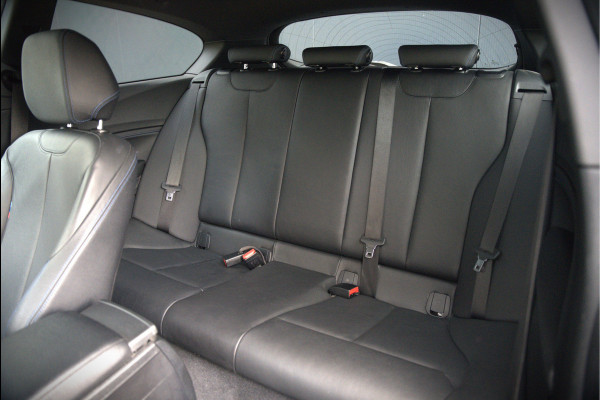 BMW 1-serie 118i High Executive M Sport | Stoelverwarming | Navigatie | Cruise Control | Keyless | LCI2 | Parkeersensoren | DAB | Shadow Line | M Sport Remmen | HIFI | LED