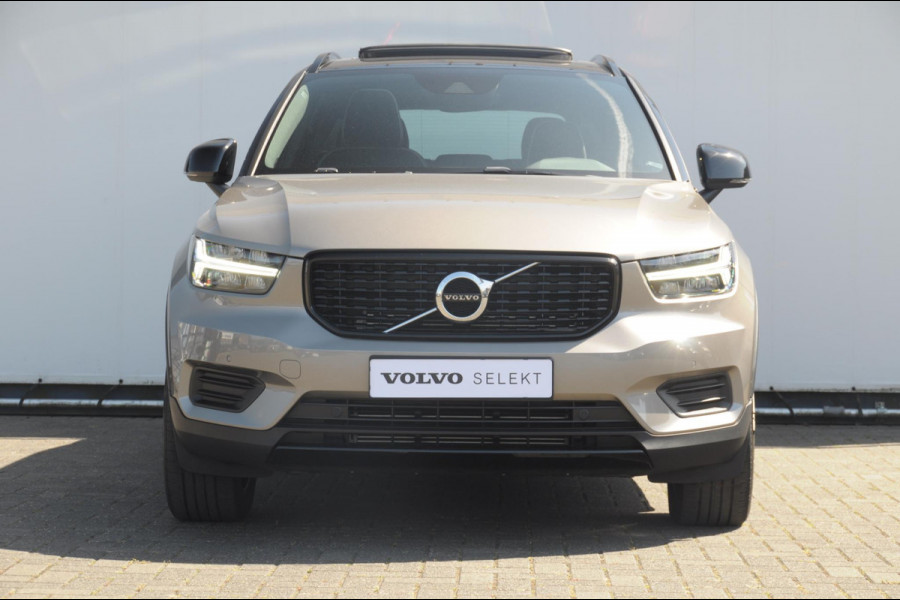 Volvo XC40 T4 211PK Automaat R-design / Adaptieve cruise control / Panoramadak / Keyless entry / Stoel - en stuurwielverwarming / Elektrische achterklep / Apple carplay /parkeersensoren met camera / Elektrische stoelen