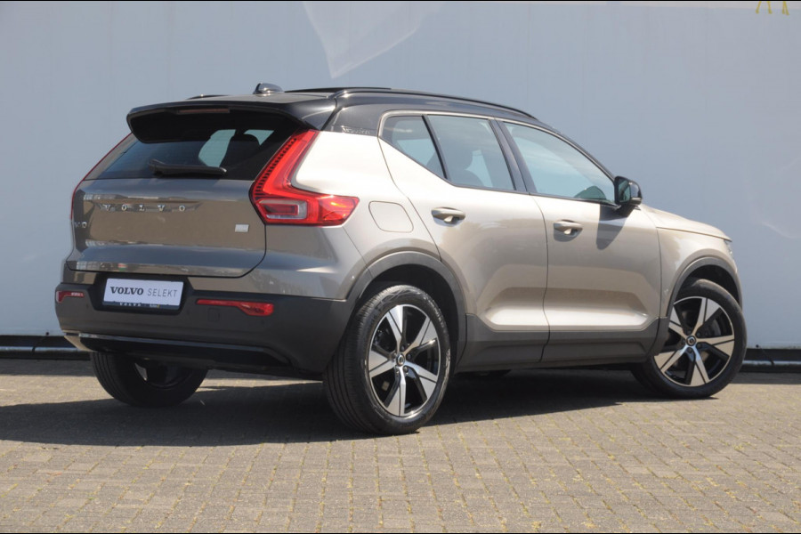 Volvo XC40 T4 211PK Automaat R-design / Adaptieve cruise control / Panoramadak / Keyless entry / Stoel - en stuurwielverwarming / Elektrische achterklep / Apple carplay /parkeersensoren met camera / Elektrische stoelen
