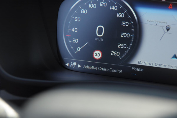 Volvo XC40 T4 211PK Automaat R-design / Adaptieve cruise control / Panoramadak / Keyless entry / Stoel - en stuurwielverwarming / Elektrische achterklep / Apple carplay /parkeersensoren met camera / Elektrische stoelen