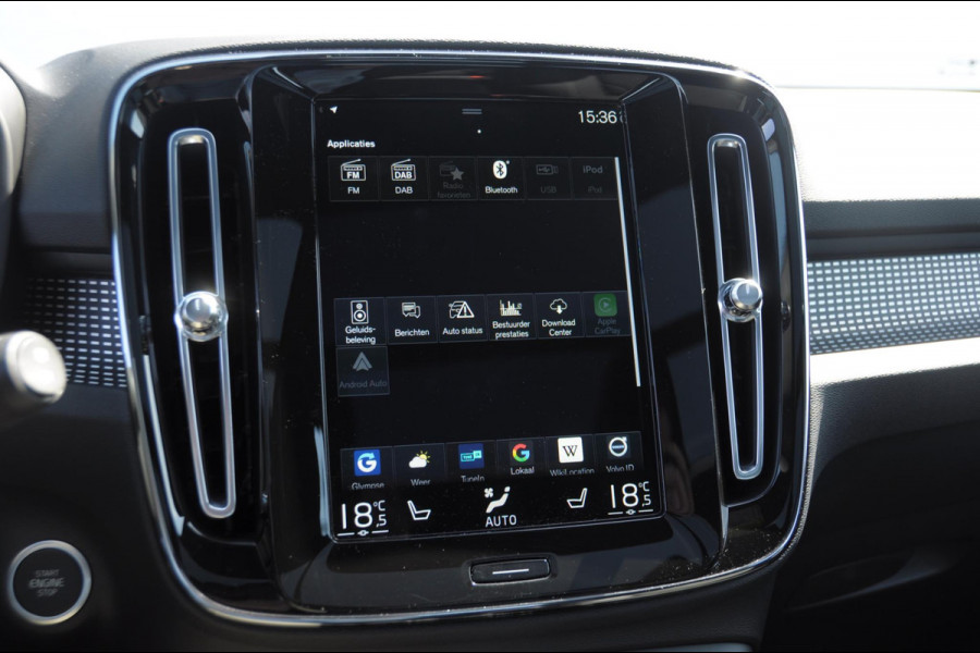 Volvo XC40 T4 211PK Automaat R-design / Adaptieve cruise control / Panoramadak / Keyless entry / Stoel - en stuurwielverwarming / Elektrische achterklep / Apple carplay /parkeersensoren met camera / Elektrische stoelen