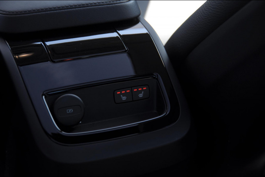 Volvo S60 T6 350PK Automaat Recharge Ultimate Bright / Head-up display / Harman Kardon audio / Panoramadak / BLIS / Elektrisch bedienbare voorstoelen / Memory seats / Verwarmbare stoelen / Keyless entry /