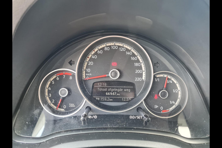 Volkswagen up! 1.0 BMT move up!