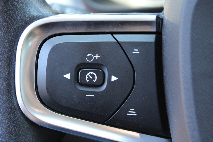 Volvo XC40 1.5 T5 Recharge Inscription expression | Navigatie | Led | Keyless