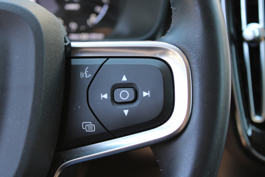 Volvo XC40 1.5 T5 Recharge Inscription expression | Navigatie | Led | Keyless