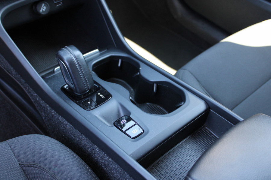 Volvo XC40 1.5 T5 Recharge Inscription expression | Navigatie | Led | Keyless