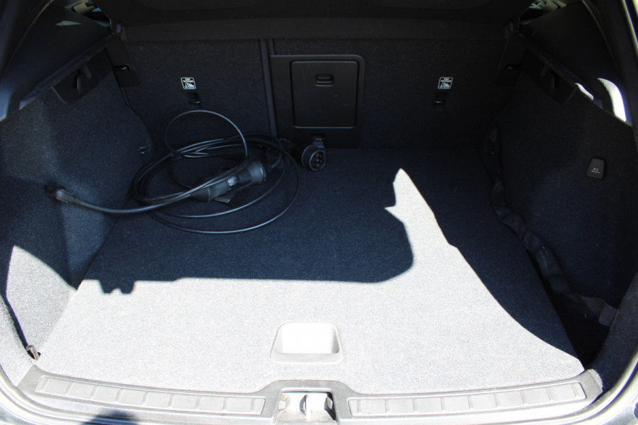 Volvo XC40 1.5 T5 Recharge Inscription expression | Navigatie | Led | Keyless