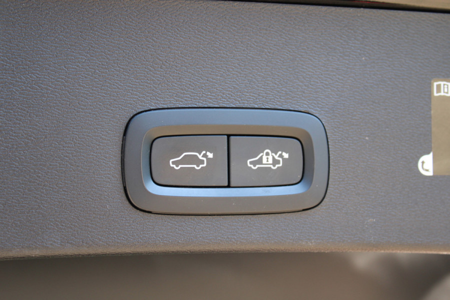 Volvo XC40 1.5 T5 Recharge Inscription expression | Navigatie | Led | Keyless