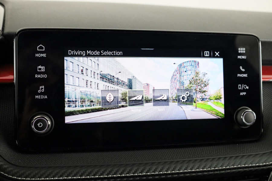 Škoda Fabia Monte Carlo 1.0 TSI 115 pk 7 versn. DSG | Adaptive Cruise | Blind Spot | Apple Carplay | Verwarmde stoelen