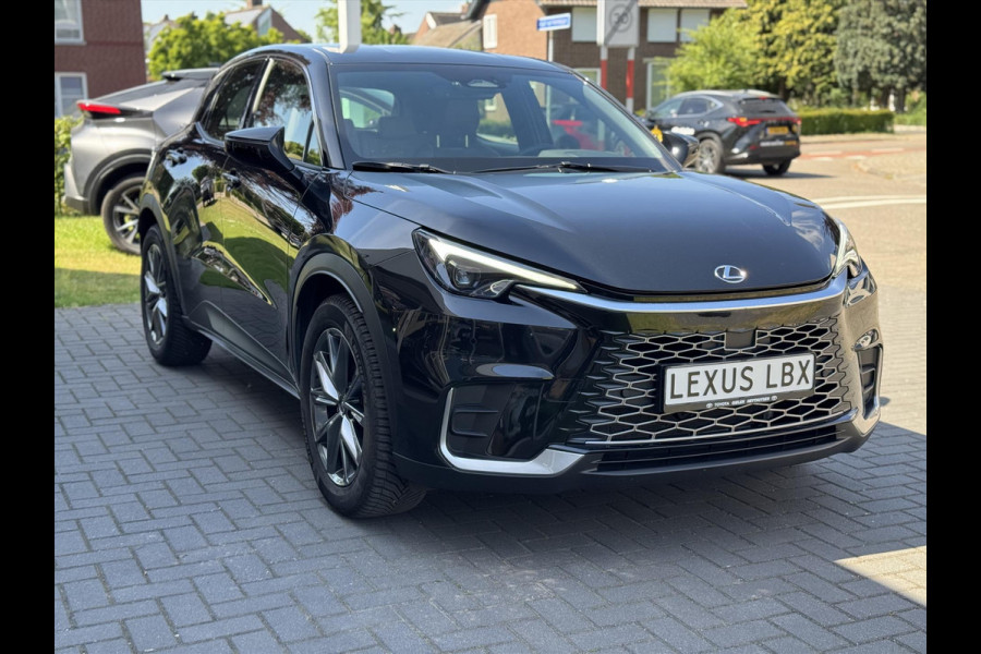 Lexus LBX 1.5 Hybrid Elegant | Eerste eigenaar, Stoel + Stuurverwarming, 18 inch, Dodehoekherkenning, Parkeersensoren