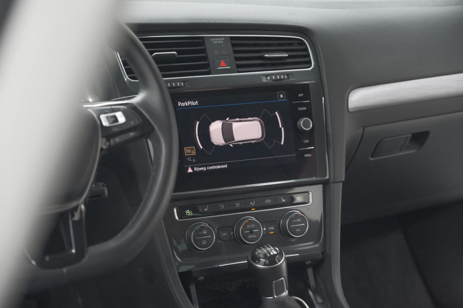Volkswagen Golf 1.0 TSI Highline | Adaptieve Cruise Control | Apple Carplay | Parkeersensoren | Stoelverwarming