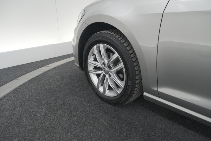 Volkswagen Golf 1.0 TSI Highline | Adaptieve Cruise Control | Apple Carplay | Parkeersensoren | Stoelverwarming
