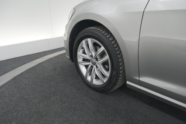 Volkswagen Golf 1.0 TSI Highline | Adaptieve Cruise Control | Apple Carplay | Parkeersensoren | Stoelverwarming