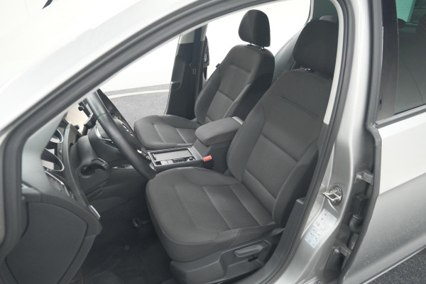 Volkswagen Golf 1.0 TSI Highline | Adaptieve Cruise Control | Apple Carplay | Parkeersensoren | Stoelverwarming