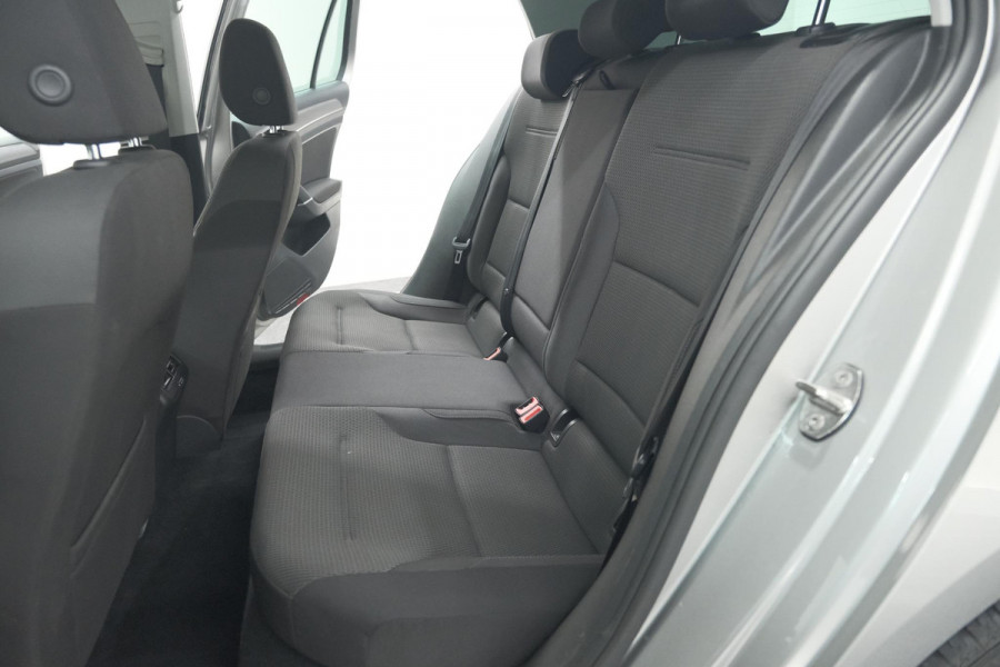Volkswagen Golf 1.0 TSI Highline | Adaptieve Cruise Control | Apple Carplay | Parkeersensoren | Stoelverwarming