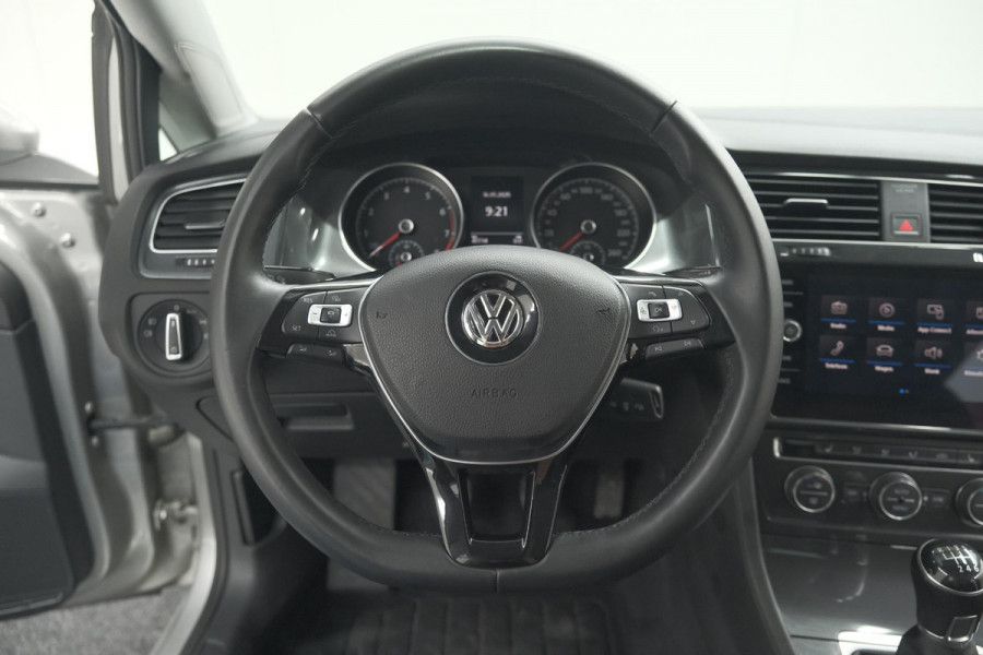 Volkswagen Golf 1.0 TSI Highline | Adaptieve Cruise Control | Apple Carplay | Parkeersensoren | Stoelverwarming