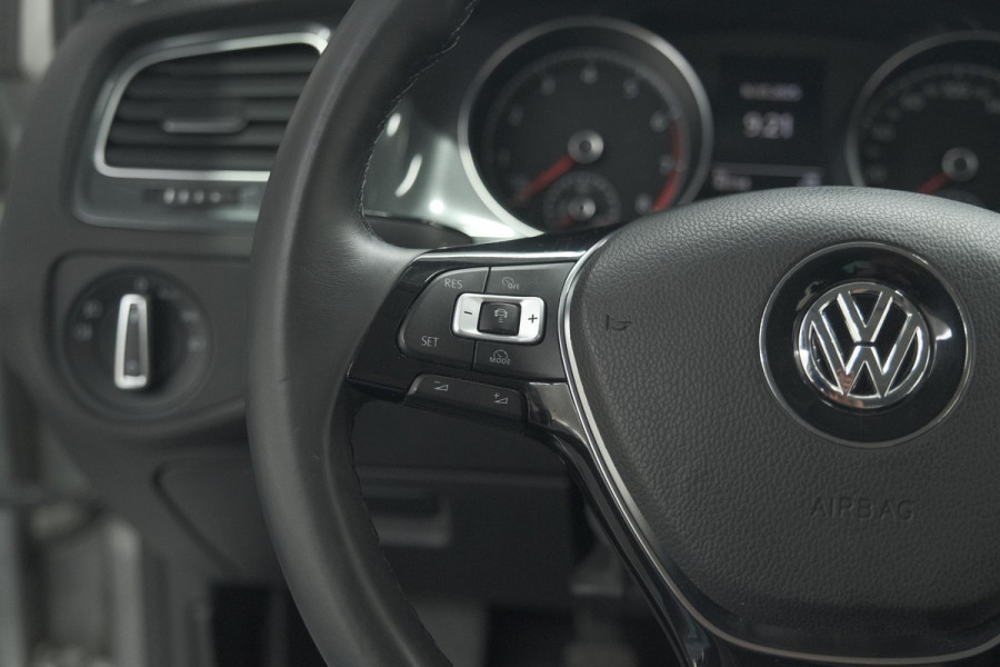 Volkswagen Golf 1.0 TSI Highline | Adaptieve Cruise Control | Apple Carplay | Parkeersensoren | Stoelverwarming