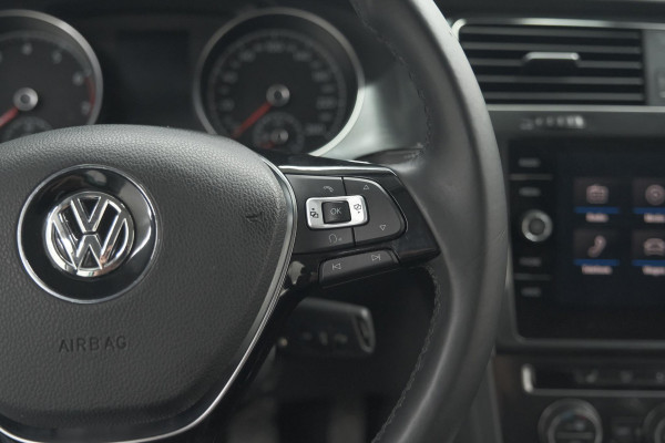 Volkswagen Golf 1.0 TSI Highline | Adaptieve Cruise Control | Apple Carplay | Parkeersensoren | Stoelverwarming