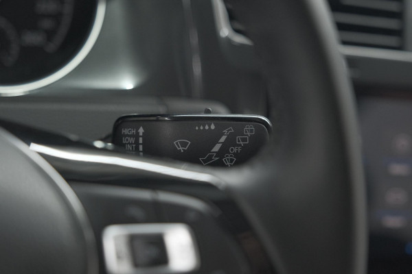Volkswagen Golf 1.0 TSI Highline | Adaptieve Cruise Control | Apple Carplay | Parkeersensoren | Stoelverwarming