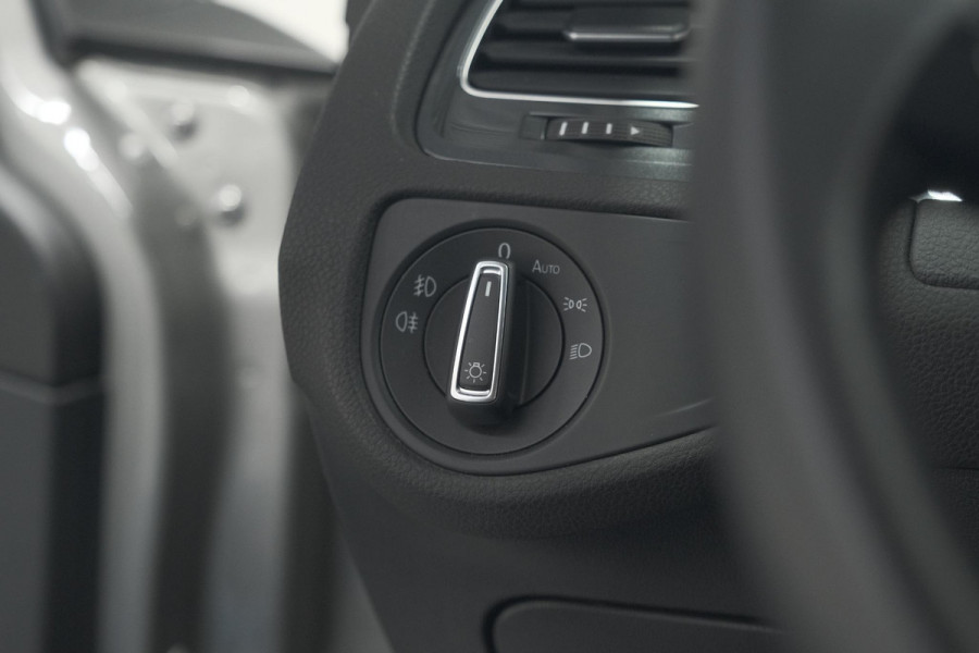 Volkswagen Golf 1.0 TSI Highline | Adaptieve Cruise Control | Apple Carplay | Parkeersensoren | Stoelverwarming