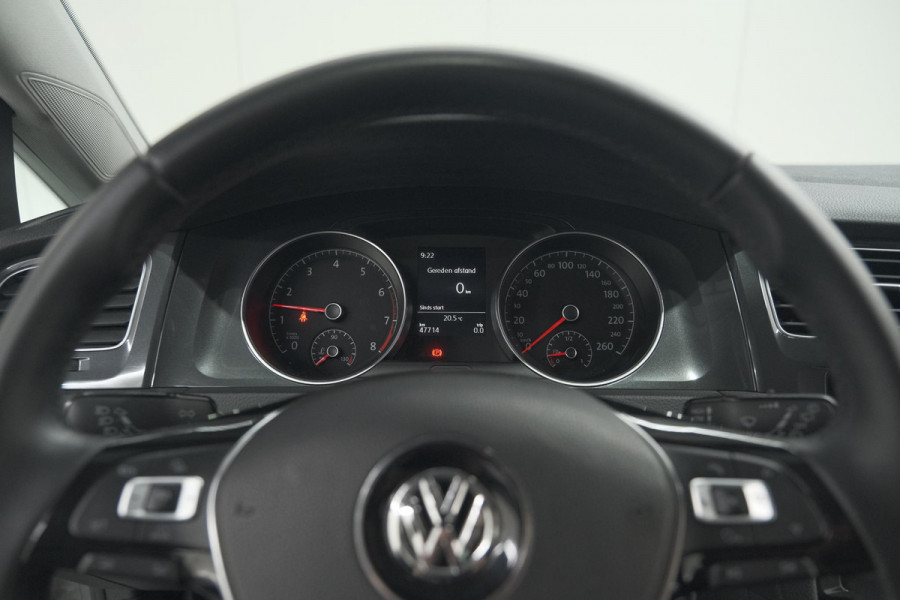 Volkswagen Golf 1.0 TSI Highline | Adaptieve Cruise Control | Apple Carplay | Parkeersensoren | Stoelverwarming